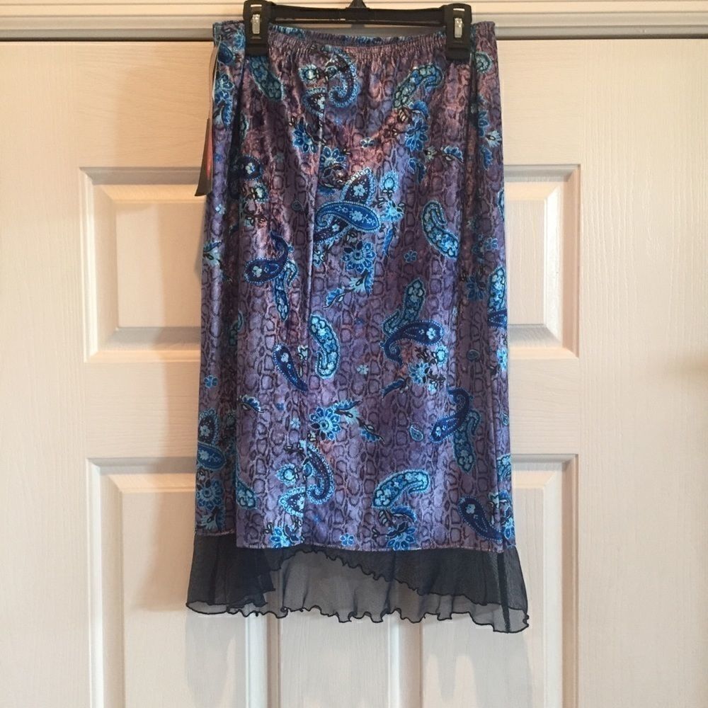 Exact Change Skirt - Picture 3 of 6